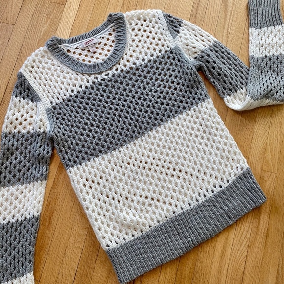 Arizona Striped Open Knit Sweater Gray & White Long Sleeve Size XL Juniors - Picture 6 of 8